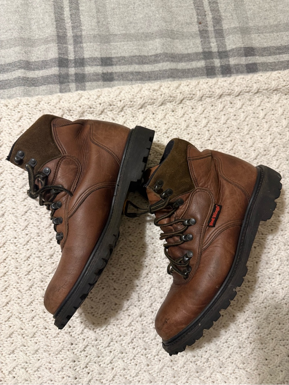 Red wing Women’s Brown Leather Ankle Boots Rugged Lace up Booties size 8 - Picture 2 of 8